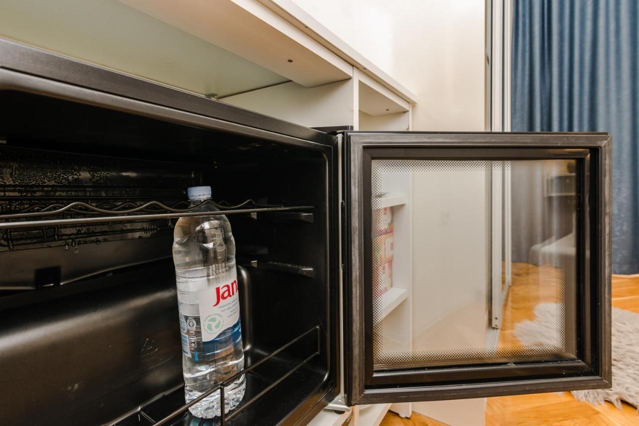 Neva Room With Private Bathroom ซาดาร์ ภายนอก รูปภาพ